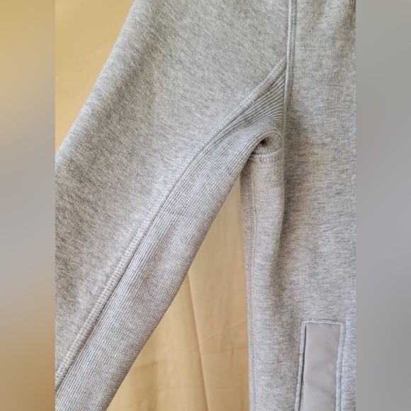 Lululemon🦄NWOT🦄En Route Jacket✨Heathered Light Grey Soot Silver Spoon✨size 4 - Picture 12 of 16